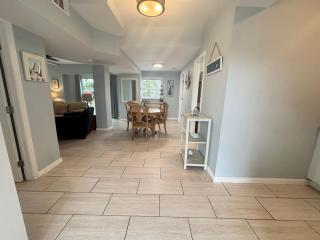 Egret - 1st Floor Freshly Updated Kit W&D 3 Miles to Beach - 8