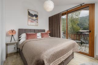 Chalet La Faon - central Morzine, sleeps 9 - 3