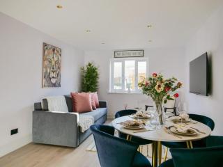 Stylish Retreat for Your Short Getaway - 3