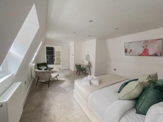 Tranquil Urban Oasis in Kensington - 3