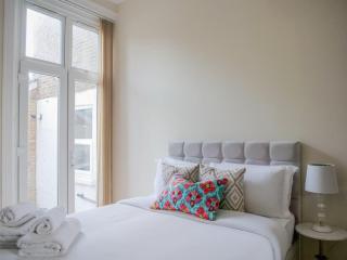 Charming Oasis with Garden - 6