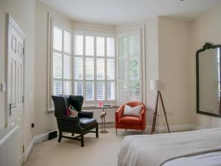 Charming Oasis with Garden - 3