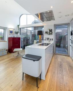 Stylish house with superb space - 1