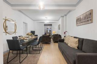 Super Spacious 3 Bedroom and 3 Bathroom Apartment - 0