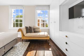 Superb duplex in prime area of London - 1