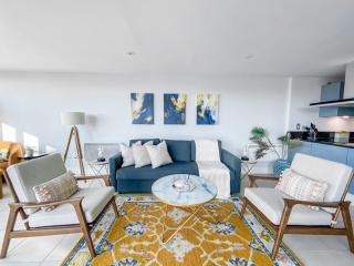 Luxury Riverside Retreat with Stunning Views - 9