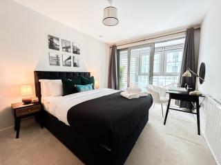 Stylish Urban Sanctuary with Parking - 6