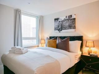 Stunning riverside apartment - 6