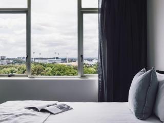 Quay West Suites Melbourne - 1