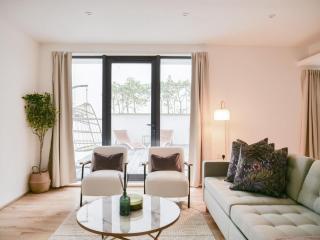 Stylish 2 bed apartment with large terrace - 0