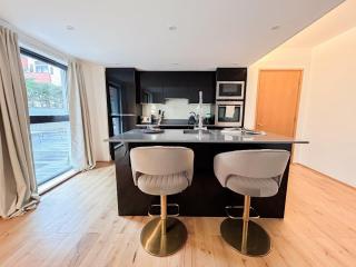 Stylish 2 bed apartment with large terrace - 1