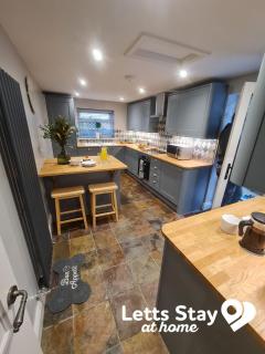 Coachway Cottage - 2