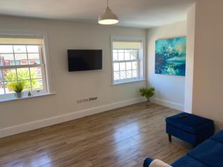 Union Apartment - Light and Airy - 2