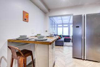 Spacious 3 Bedroom House - Near Heathrow, Slough, Pinewood - 3