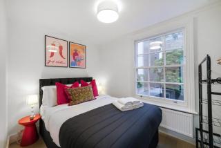 Generous 3-Bed Split-Level Apartment - 5