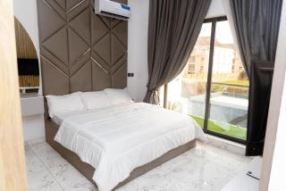 Luxury 3BR Apt w balcony view in Chevron, Lekki - 8