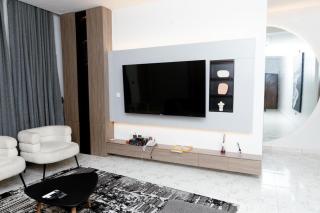 Luxury 3BR Apt w balcony view in Chevron, Lekki - 6