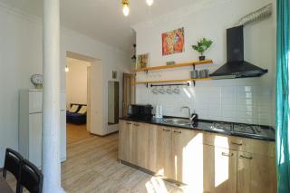 Central 1BR Stay on Rustaveli Avenue - by Wehost - 9