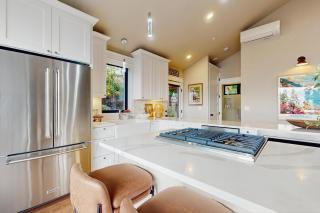 1 BR Home with Gas Fireplace and Puget Sound Views - 4