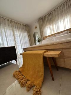 Luxurious Spacious One-Bedroom Apartment - 2