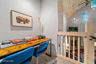 A Beary Active Cabin - Outdoor Hot Tub, Firepit, Near Ober Mountain, + Pet Friendly! - Chalet Village - 1