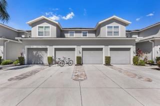 Relaxed Golfside Living with New Furnishings & Scenic Views - Palm Breeze Fairway - 0