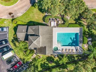 Relaxed Golfside Living with New Furnishings & Scenic Views - Palm Breeze Fairway - 9