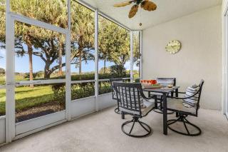Relaxed Golfside Living with New Furnishings & Scenic Views - Palm Breeze Fairway - 8