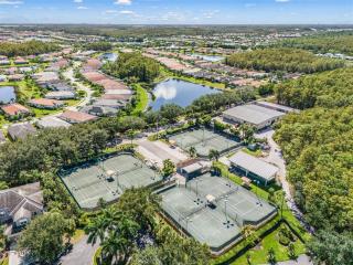 Relaxed Golfside Living with New Furnishings & Scenic Views - Palm Breeze Fairway - 7