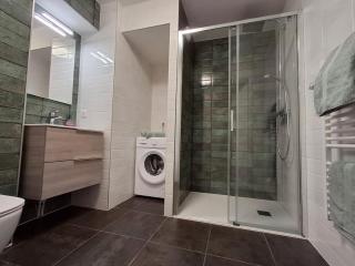 Le Flamboyant, central, plage & port - 3