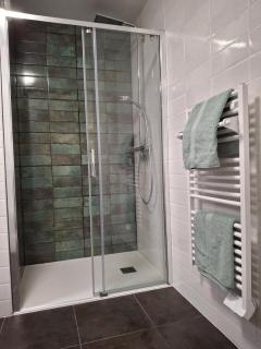 Le Flamboyant, central, plage & port - 1