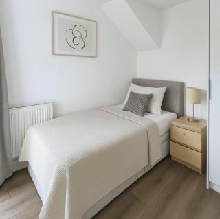 Spacious 6BDR House By Homestyles Hosts Short Lets & Serviced Accommodation Ipswich Near Town Centre With Free Parking - 6