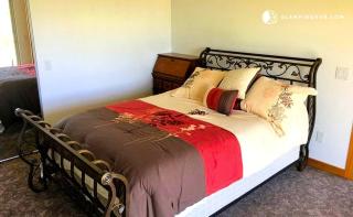 Family-Friendly Cottage Rental along the Mississippi River near Big Lake, Iowa - Lansing - 5