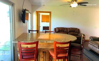 Family-Friendly Cottage Rental along the Mississippi River near Big Lake, Iowa - Lansing - 4