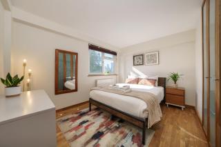 Stylish 2 Bed Flat, Balcony, Zone1, Walk to Tube - 6