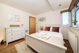 Stylish 2 Bed Flat, Balcony, Zone1, Walk to Tube - 3