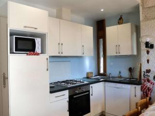 Chalet 3 chambres, 8 pers, terrasse sud, proche remontées, équipements complets - FR-1-572-216 - 8