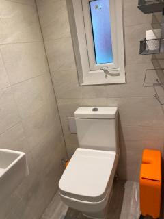 FABULOUS Self contained GARDEN STUDIO EGHAM - 1