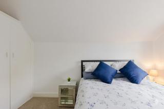 Charming 2-Bedroom Escape in Worthing - 5