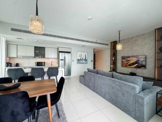Glamorous 3BR with Marina view - 5