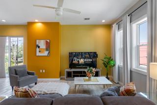 Spacious 4BR Home w Pool & Parking !!! - 2