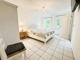 Krischan - ruhige FeWo mit Garten, nur 5 km zum Strand - 1