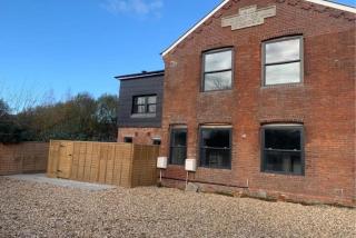 Two Bedroomed Loft Apartment - The Old Drill Hall Ryde - 1