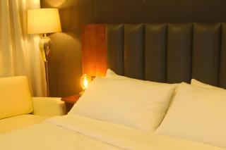 Premium King Studio with Pool at Fame Residences - 8