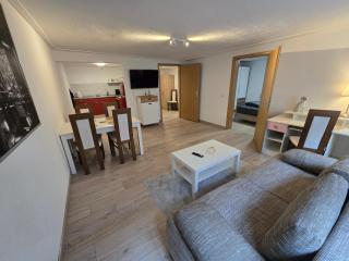 FERIENWOHNUNG 52m2 APARTMENT in ZITTAUER STADTZENTRUM INNENSTADT INNENRING TOP LAGE - WOHNEN AUF ZEIT IN ZITTAU - 2 RAUM WOHNUNG EINKAUFSSTRASSE - 0