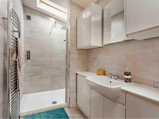 Drovers Lodge, farm retreat in rural Lanarkshire, family and pet friendly, onsite craft distillery, perfect location for exploring central Scotland - 5