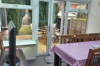 Cottage - Sleeps 4 - Garden - Parking - 5