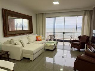 Amplo apê beira mar com vista em BC - 0