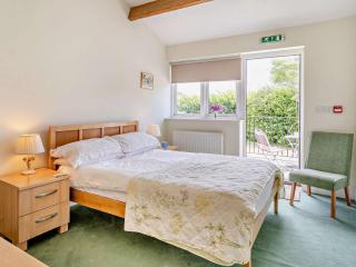 4 Bed in Abergavenny 90003 - 1