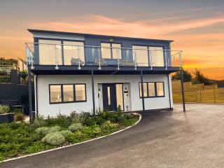 4 Bed in Appledore 92041 - 2